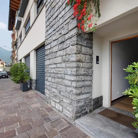 Luxury Lakefront Penthouse * Lezzeno