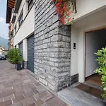 Luxury Lakefront Penthouse * 레체노