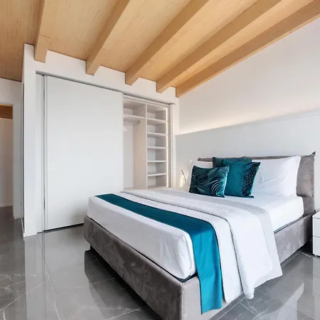 شقة Luxury Lakefront Penthouse *