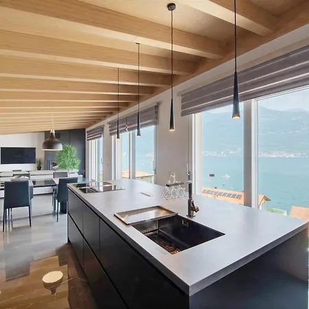 Luxury Lakefront Penthouse Lezzeno