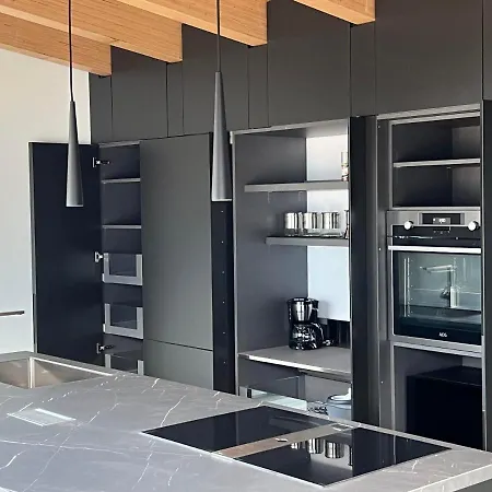 Luxury Lakefront Penthouse Лезено