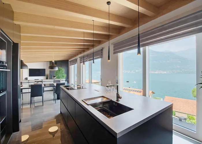 Luxury Lakefront Penthouse Apartament Lezzeno