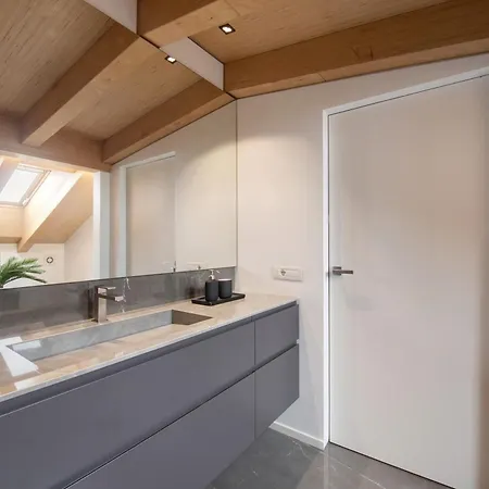 公寓 Luxury Lakefront Penthouse 勒泽诺